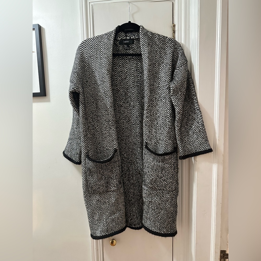 Herringbone Print Long Cardigan Sweater with Pockets- size Small